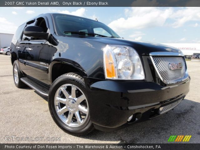 2007 GMC Yukon Denali AWD in Onyx Black