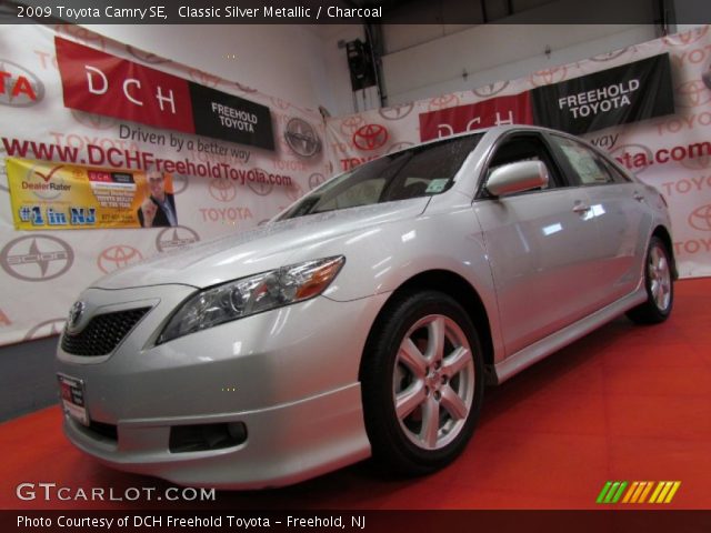2009 Toyota Camry SE in Classic Silver Metallic