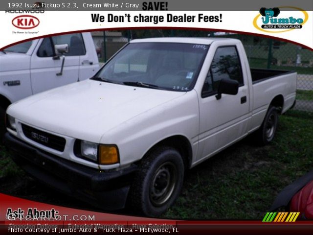 1992 Isuzu Pickup S 2.3 in Cream White