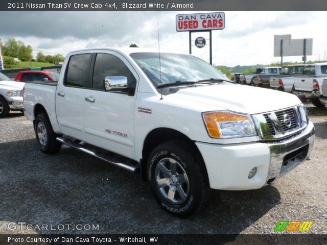 2011 Nissan Titan SV Crew Cab 4x4 in Blizzard White