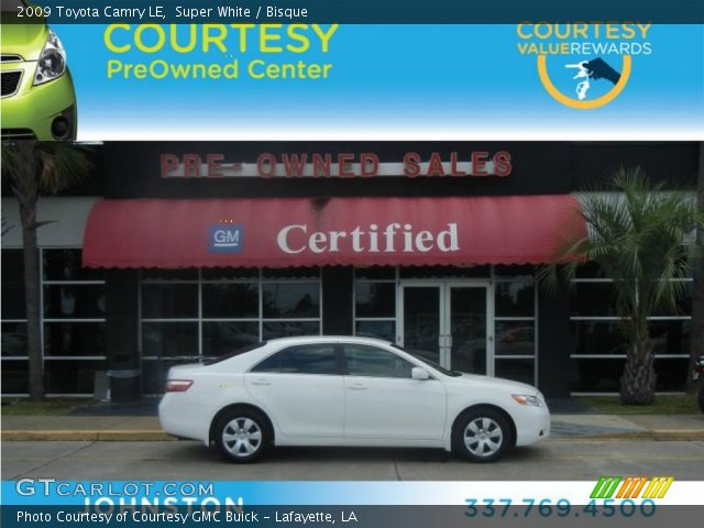2009 Toyota Camry LE in Super White