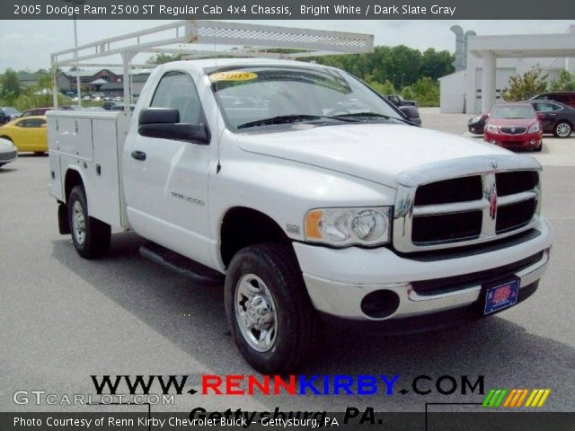 2005 Dodge Ram 2500 ST Regular Cab 4x4 Chassis in Bright White