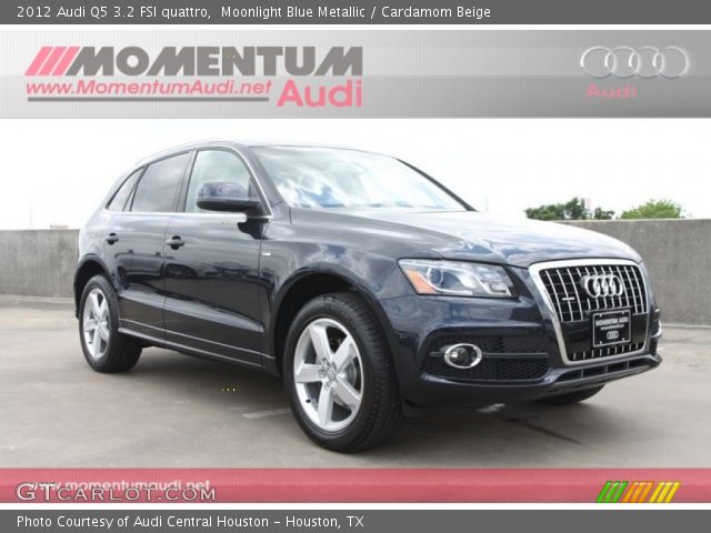 2012 Audi Q5 3.2 FSI quattro in Moonlight Blue Metallic