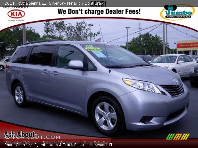 2011 Toyota Sienna LE in Silver Sky Metallic