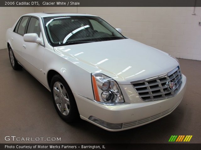 2006 Cadillac DTS  in Glacier White