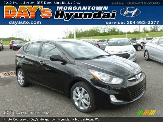 2012 Hyundai Accent SE 5 Door in Ultra Black