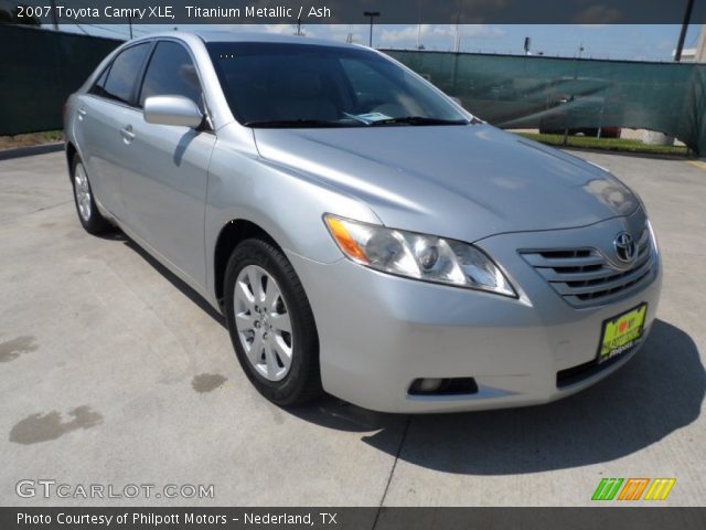 2007 Toyota Camry XLE in Titanium Metallic