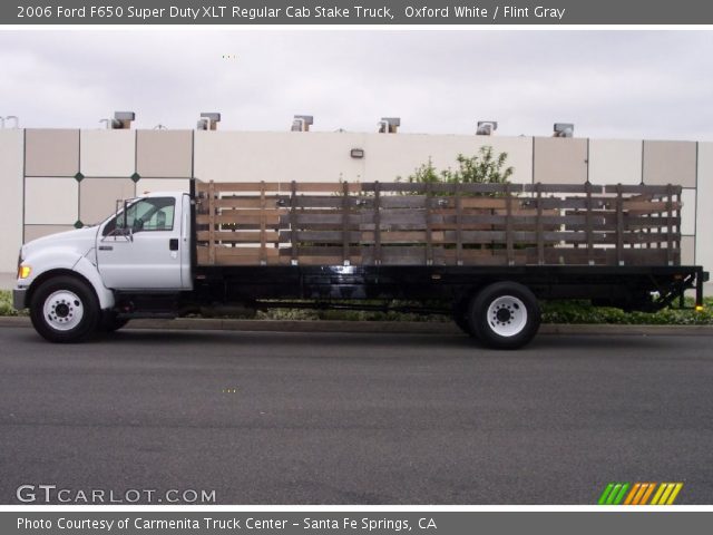 2006 Ford F650 Super Duty XLT Regular Cab Stake Truck in Oxford White