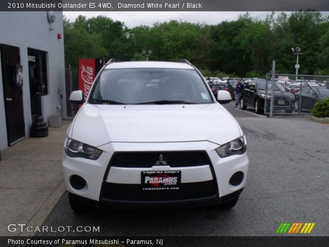 2010 Mitsubishi Outlander ES 4WD in Diamond White Pearl