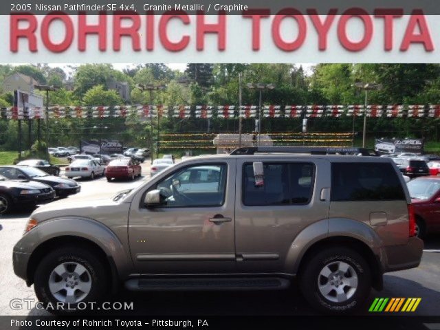 2005 Nissan Pathfinder SE 4x4 in Granite Metallic