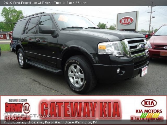 2010 Ford Expedition XLT 4x4 in Tuxedo Black
