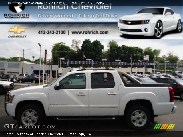 2007 Chevrolet Avalanche Z71 4WD in Summit White