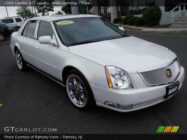 2006 Cadillac DTS Luxury in White Lightning