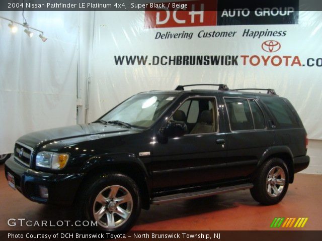 2004 Nissan Pathfinder LE Platinum 4x4 in Super Black