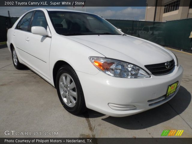 2002 Toyota Camry XLE in Super White