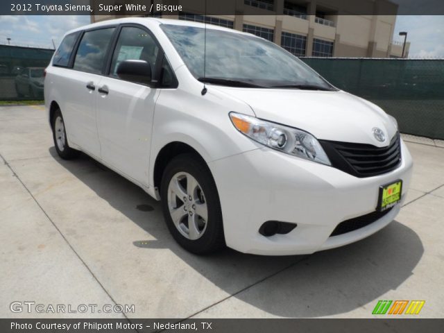 2012 Toyota Sienna  in Super White