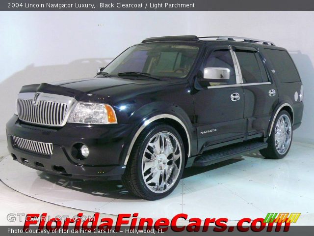 2004 Lincoln Navigator Luxury in Black Clearcoat