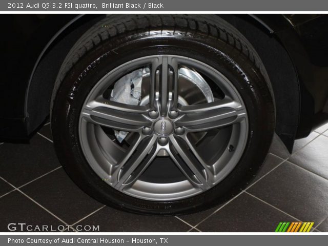 2012 Audi Q5 3.2 FSI quattro in Brilliant Black