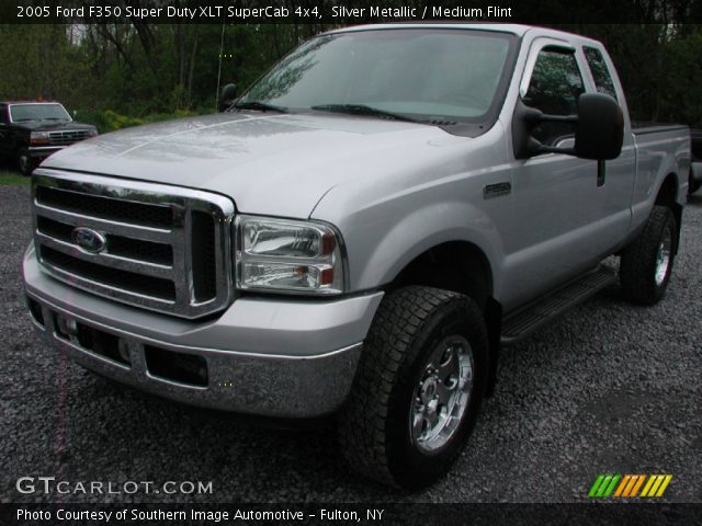2005 Ford F350 Super Duty XLT SuperCab 4x4 in Silver Metallic