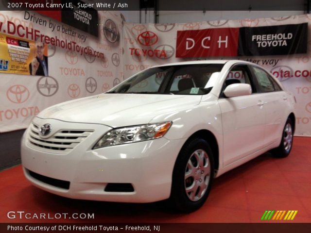 2007 Toyota Camry LE in Super White