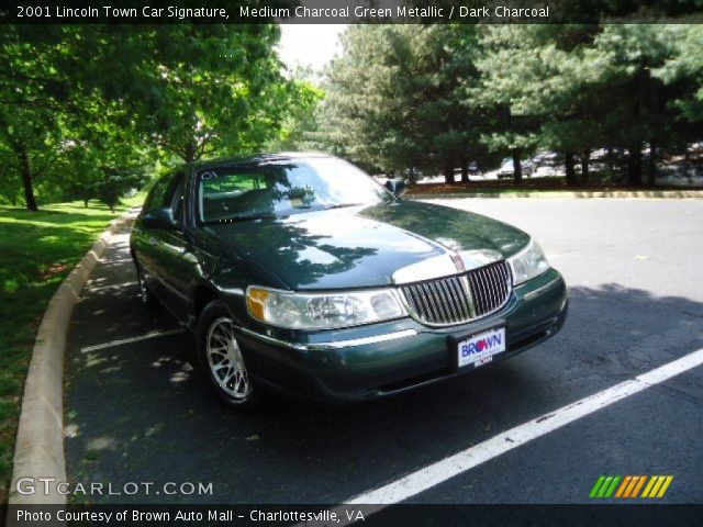 2001 Lincoln Town Car Signature in Medium Charcoal Green Metallic