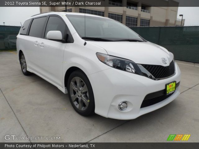 2012 Toyota Sienna SE in Super White