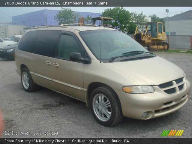 2000 Dodge Grand Caravan ES in Champagne Pearl