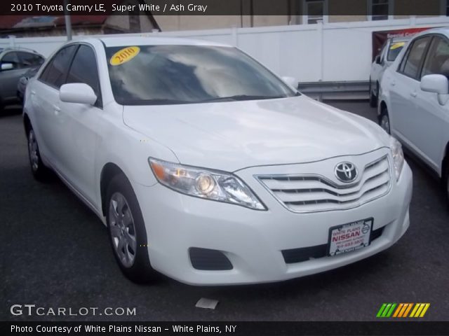 2010 Toyota Camry LE in Super White
