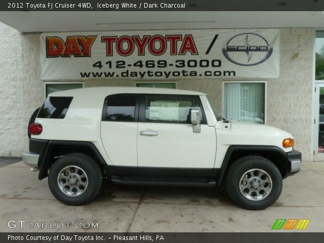 2012 Toyota FJ Cruiser 4WD in Iceberg White