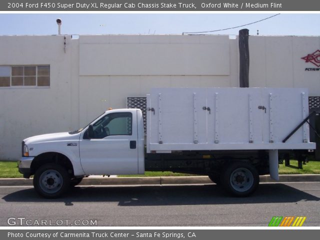 2004 Ford F450 Super Duty XL Regular Cab Chassis Stake Truck in Oxford White