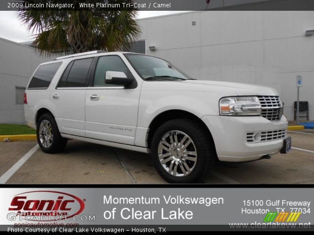 2009 Lincoln Navigator  in White Platinum Tri-Coat