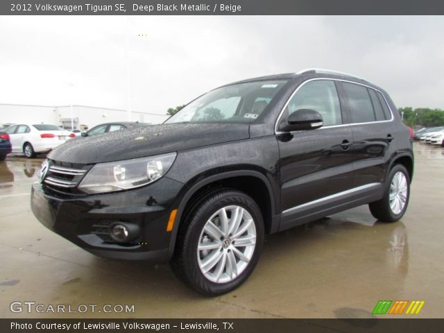 2012 Volkswagen Tiguan SE in Deep Black Metallic