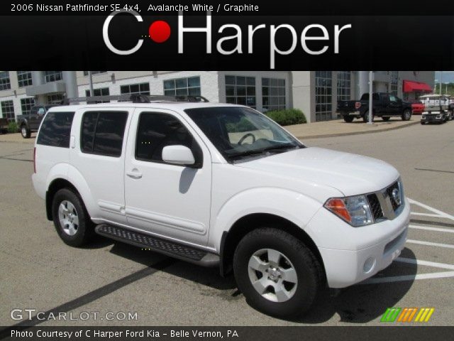 2006 Nissan Pathfinder SE 4x4 in Avalanche White