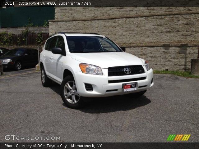 2011 Toyota RAV4 V6 4WD in Super White