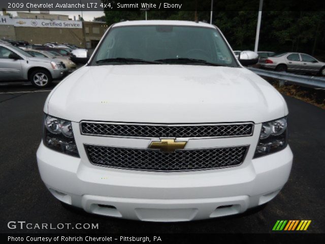 2009 Chevrolet Avalanche LTZ 4x4 in Summit White