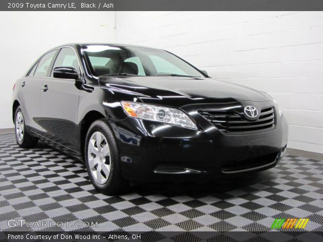 2009 Toyota Camry LE in Black