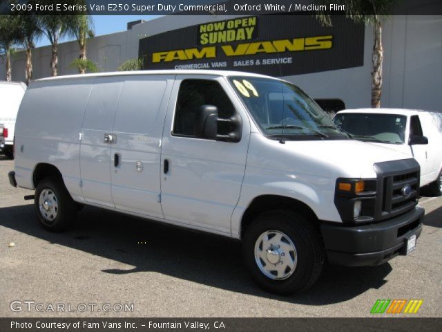 2009 Ford E Series Van E250 Super Duty Commercial in Oxford White