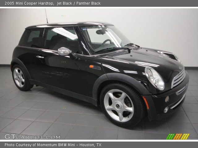2005 Mini Cooper Hardtop in Jet Black