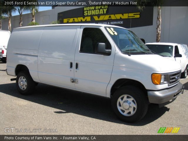 2005 Ford E Series Van E350 Super Duty Cargo in Oxford White