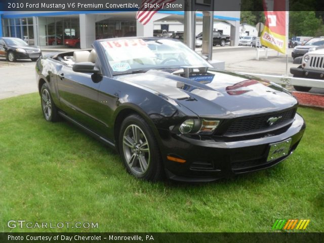 2010 Ford Mustang V6 Premium Convertible in Black