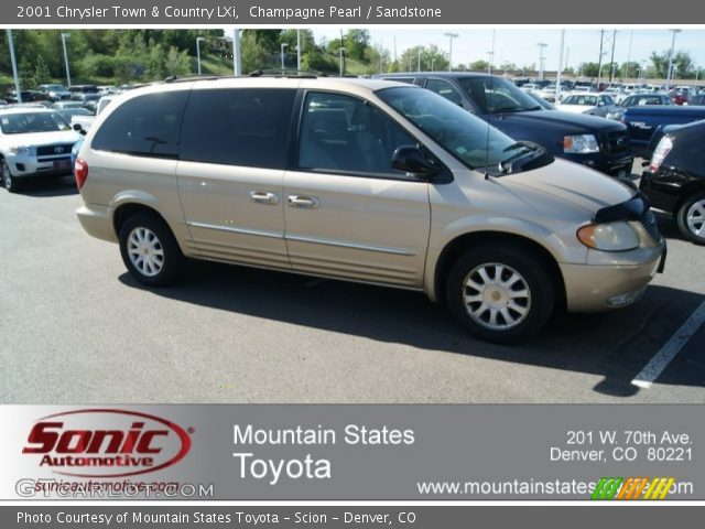 2001 Chrysler Town & Country LXi in Champagne Pearl