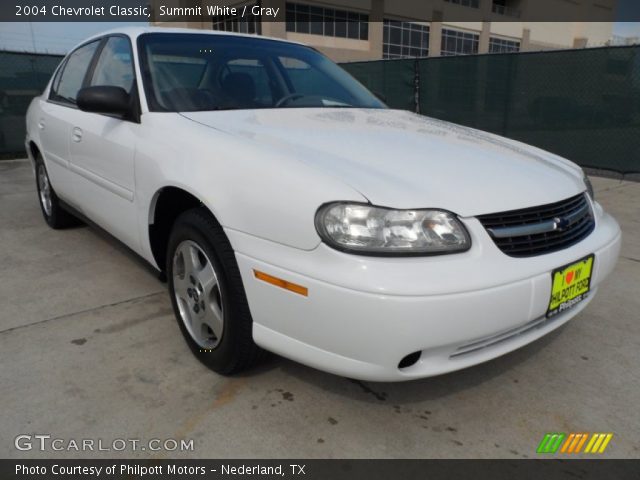 2004 Chevrolet Classic  in Summit White