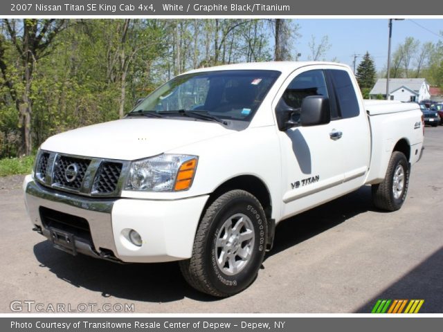 2007 Nissan Titan SE King Cab 4x4 in White