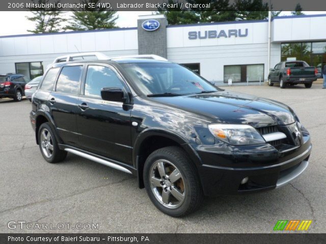 2006 Mitsubishi Outlander SE 4WD in Labrador Black Pearl