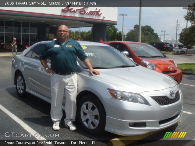 2009 Toyota Camry SE in Classic Silver Metallic