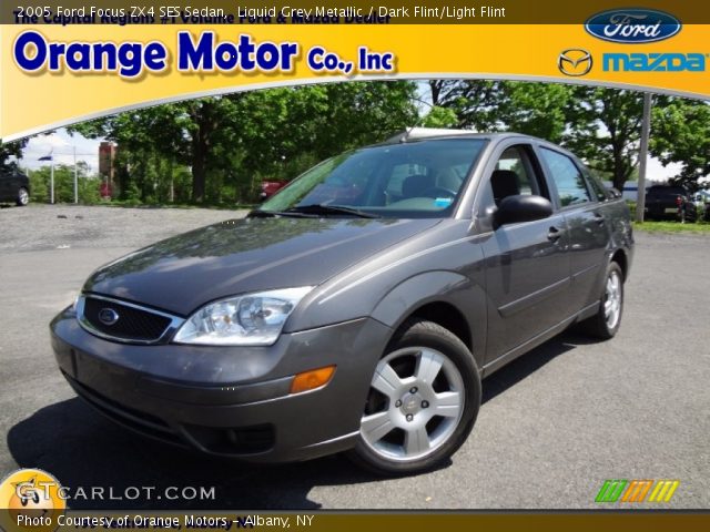 2005 Ford Focus ZX4 SES Sedan in Liquid Grey Metallic