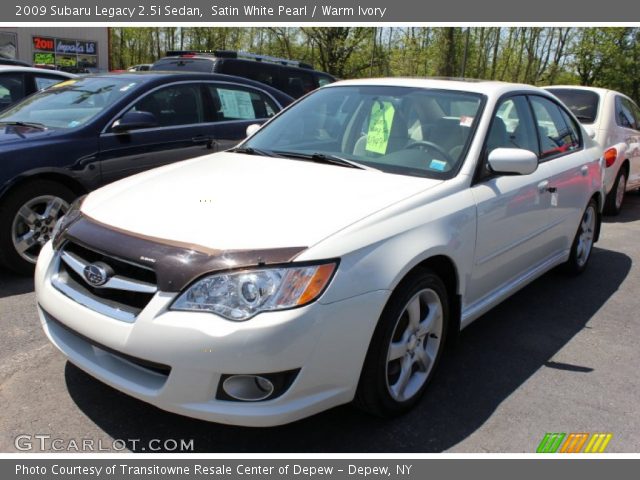 2009 Subaru Legacy 2.5i Sedan in Satin White Pearl