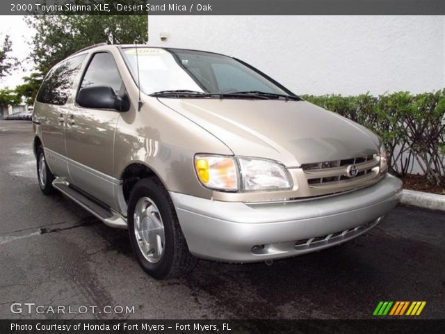 2000 Toyota Sienna XLE in Desert Sand Mica