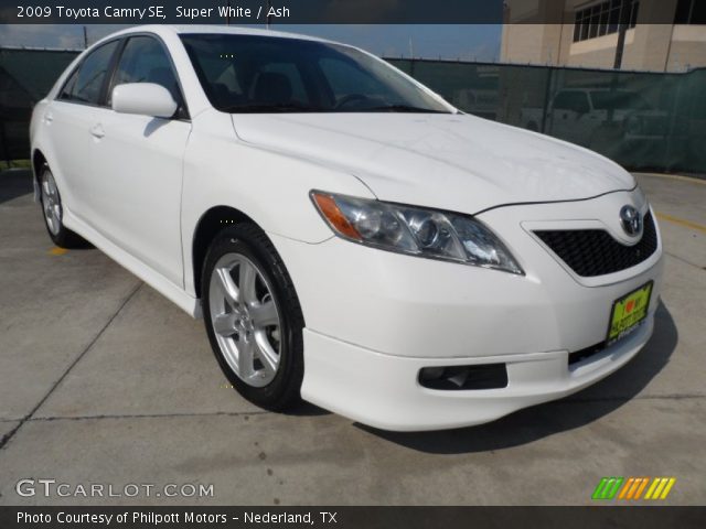 2009 Toyota Camry SE in Super White