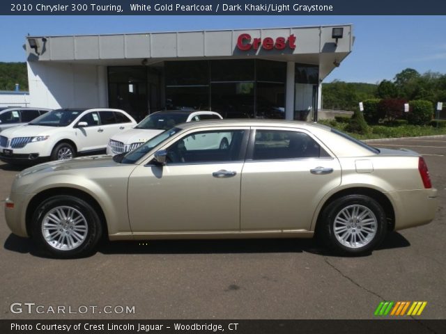 2010 Chrysler 300 Touring in White Gold Pearlcoat